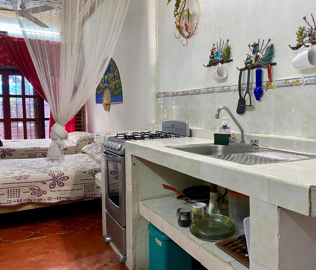 Delias Trailer Park Hotel Rincon de Guayabitos Eksteriør billede