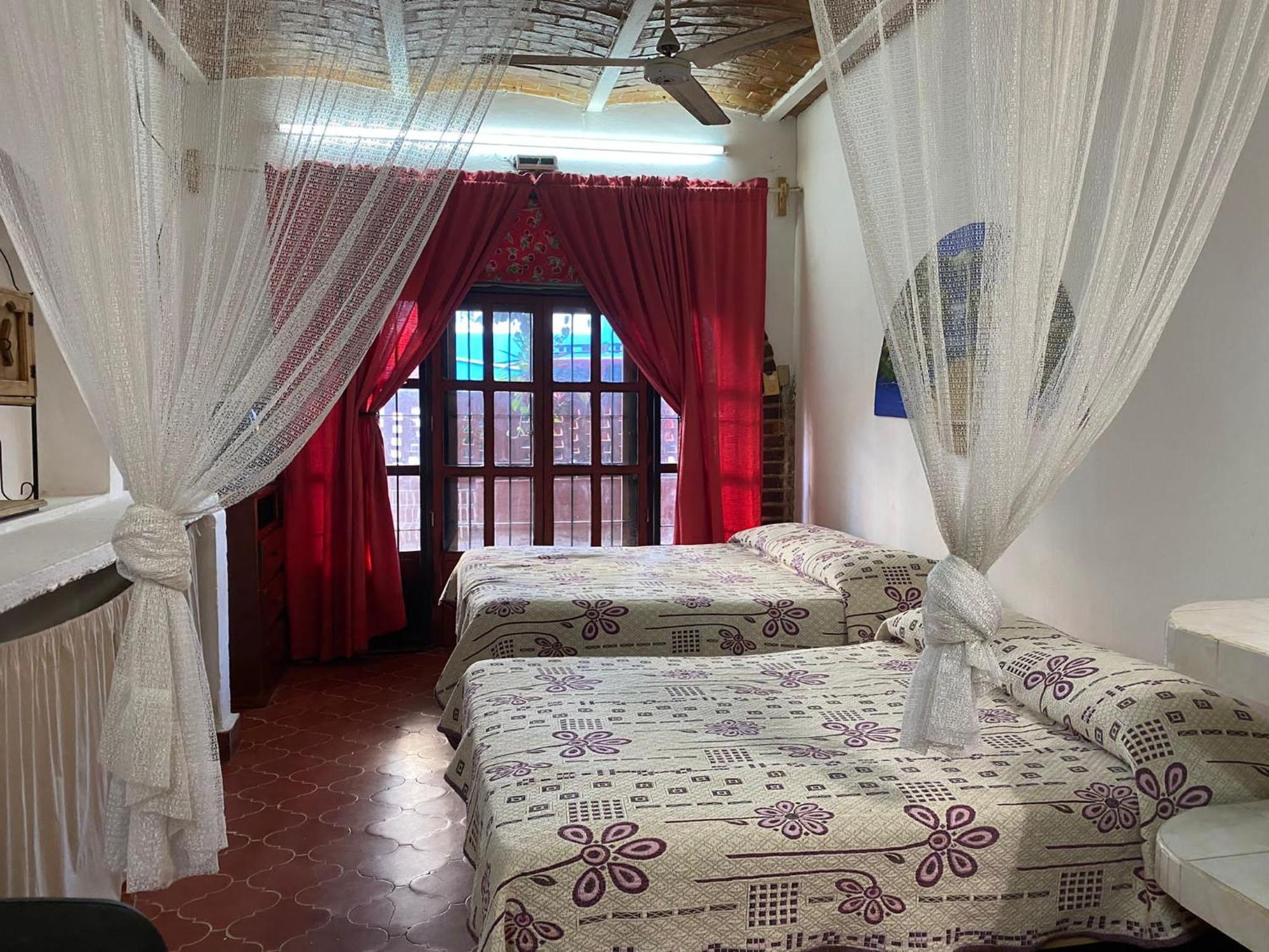 Delias Trailer Park Hotel Rincon de Guayabitos Eksteriør billede